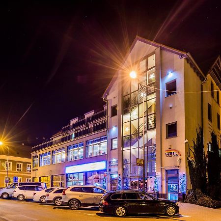 Hotel Restauracja Teczowaルバン エクステリア 写真