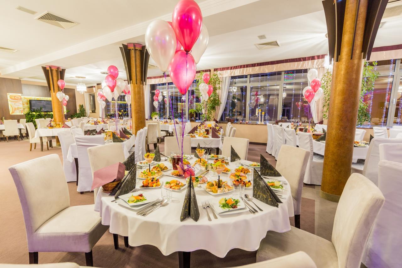 Hotel Restauracja Teczowaルバン エクステリア 写真