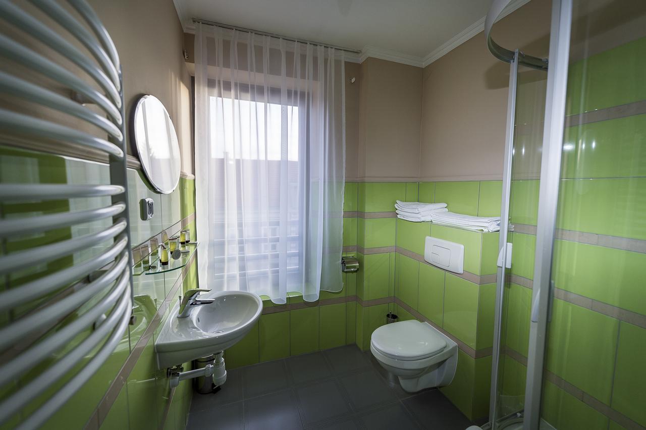 Hotel Restauracja Teczowaルバン エクステリア 写真