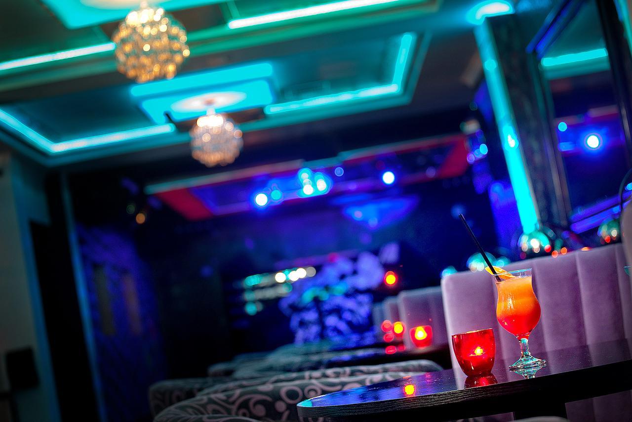 Hotel Restauracja Teczowaルバン エクステリア 写真